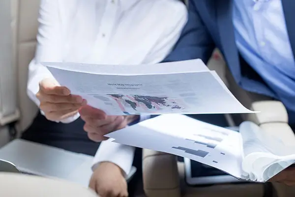 情侣夏季西藏旅游穿搭