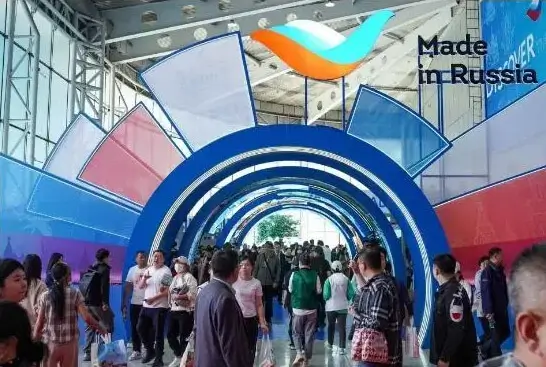 7月西北旅游穿搭推荐男